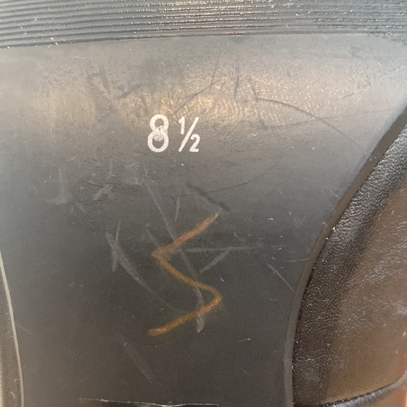 Call it Spring Rounded Toe Black Heels, Size 8.5 - Picture 4 of 7